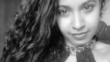 Imagem referente a Homem mata mulher e filha de 2 anos a facadas após descobrir paternidade; vítimas estavam abraçadas