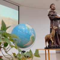 Imagem referente a Campanha da Fraternidade mobiliza Arquidiocese de Cascavel e reforça ações sociais com foco em solidariedade, ecologia e moradia digna