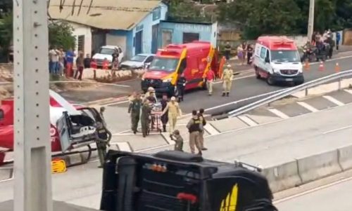 Helicóptero fecha rodovia para salvar homem esfaqueado