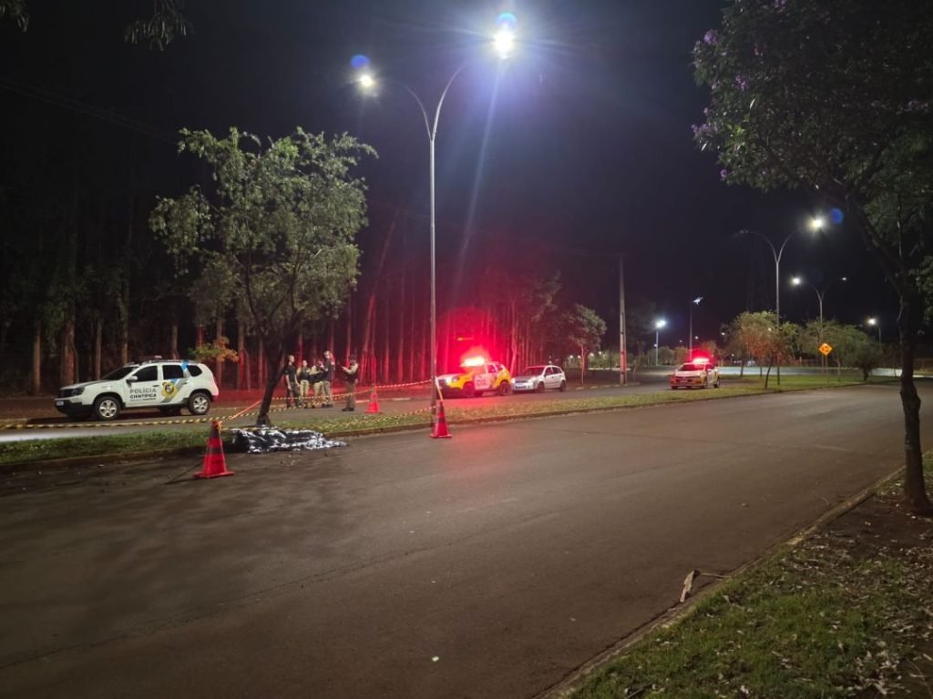 Motociclista morre e passageiro fica gravemente ferido em acidente em Toledo