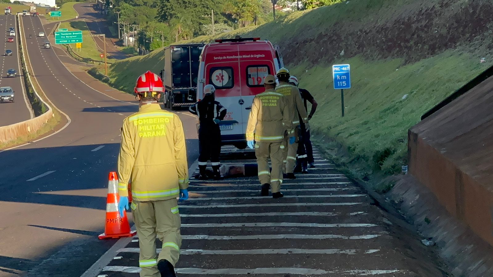 Mulher morre atropelada por caminhão na PRc-467, em Cascavel Mulher morre atropelada por caminhão na PRc-467, em Cascavel