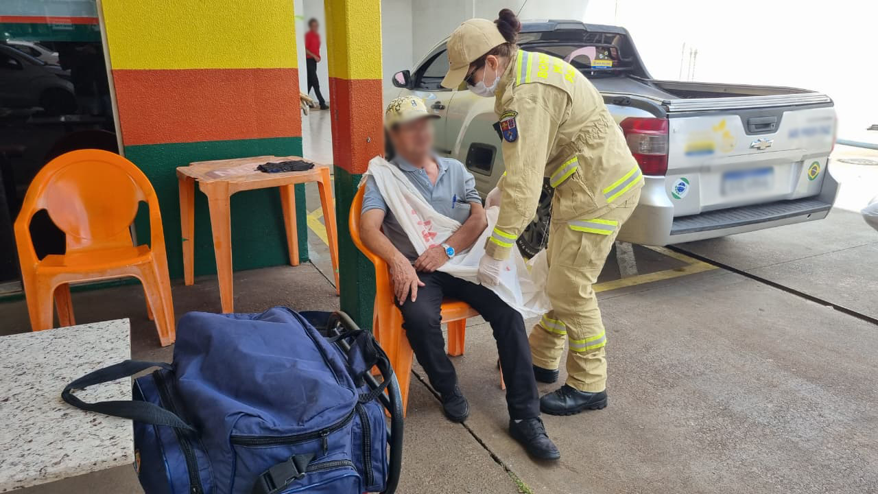 Homem de 68 anos sofre queda e fica ferido na Avenida Brasil, em Cascavel Homem de 68 anos sofre queda e fica ferido na Avenida Brasil, em Cascavel