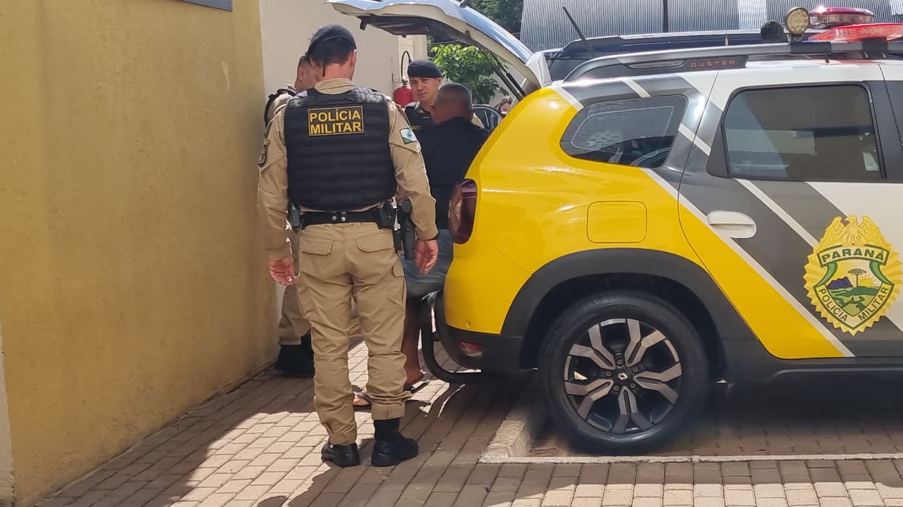 Após ser interceptado em Cascavel, acusado de violência doméstica em Corbélia é transferido a Toledo Após ser interceptado em Cascavel, acusado de violência doméstica em Corbélia é transferido a Toledo