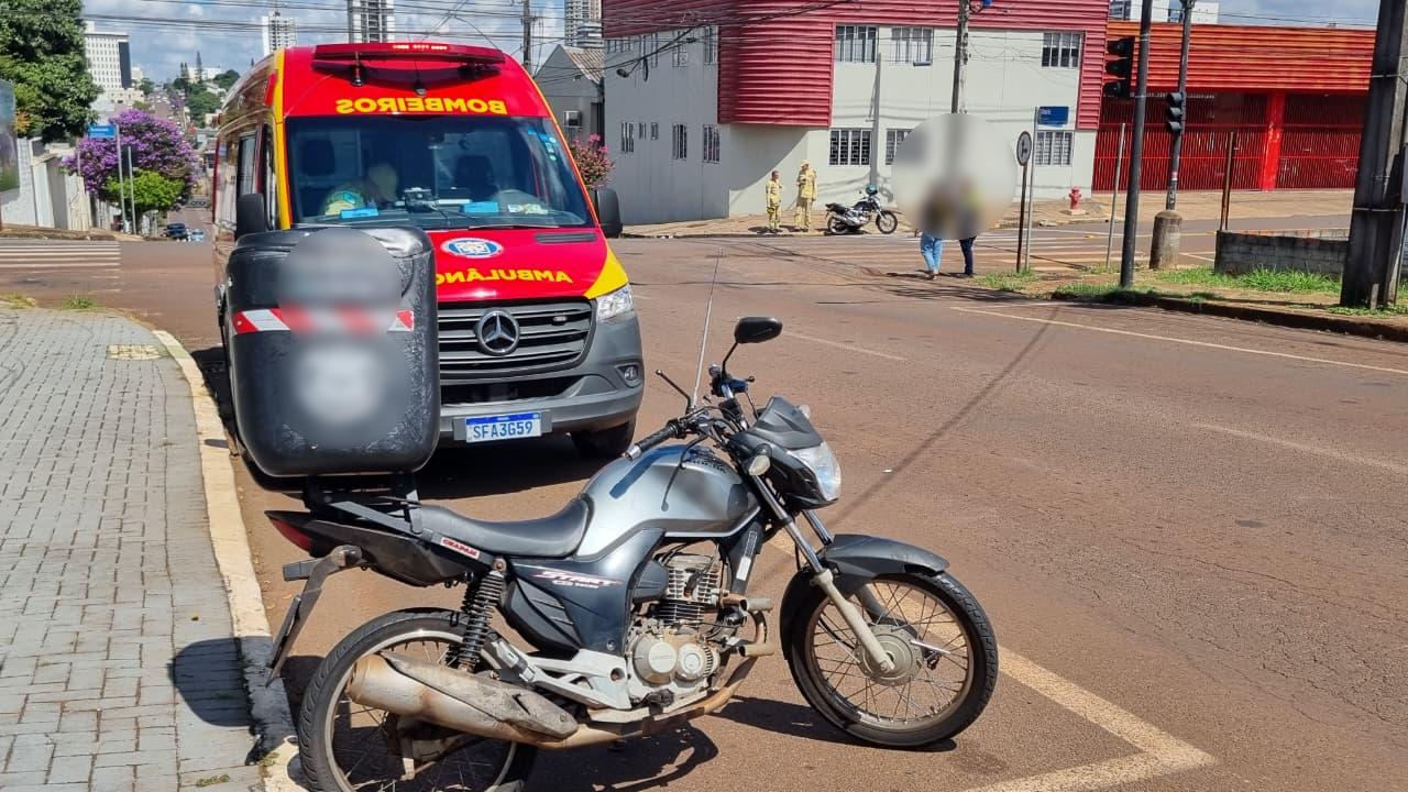 Acidente entre duas motos mobiliza Siate no Centro de Cascavel Acidente entre duas motos mobiliza Siate no Centro de Cascavel