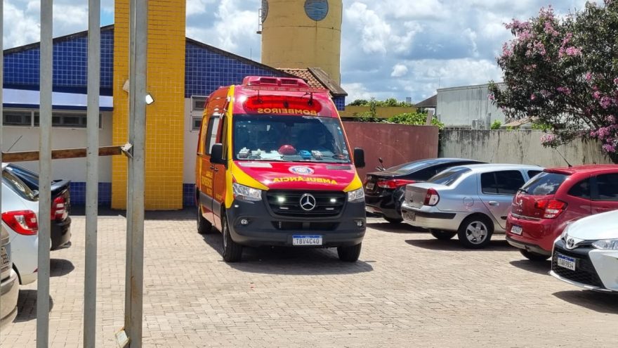 Colaboradora grávida é socorrida no CMEI Professor Miguel Liba, em Cascavel
