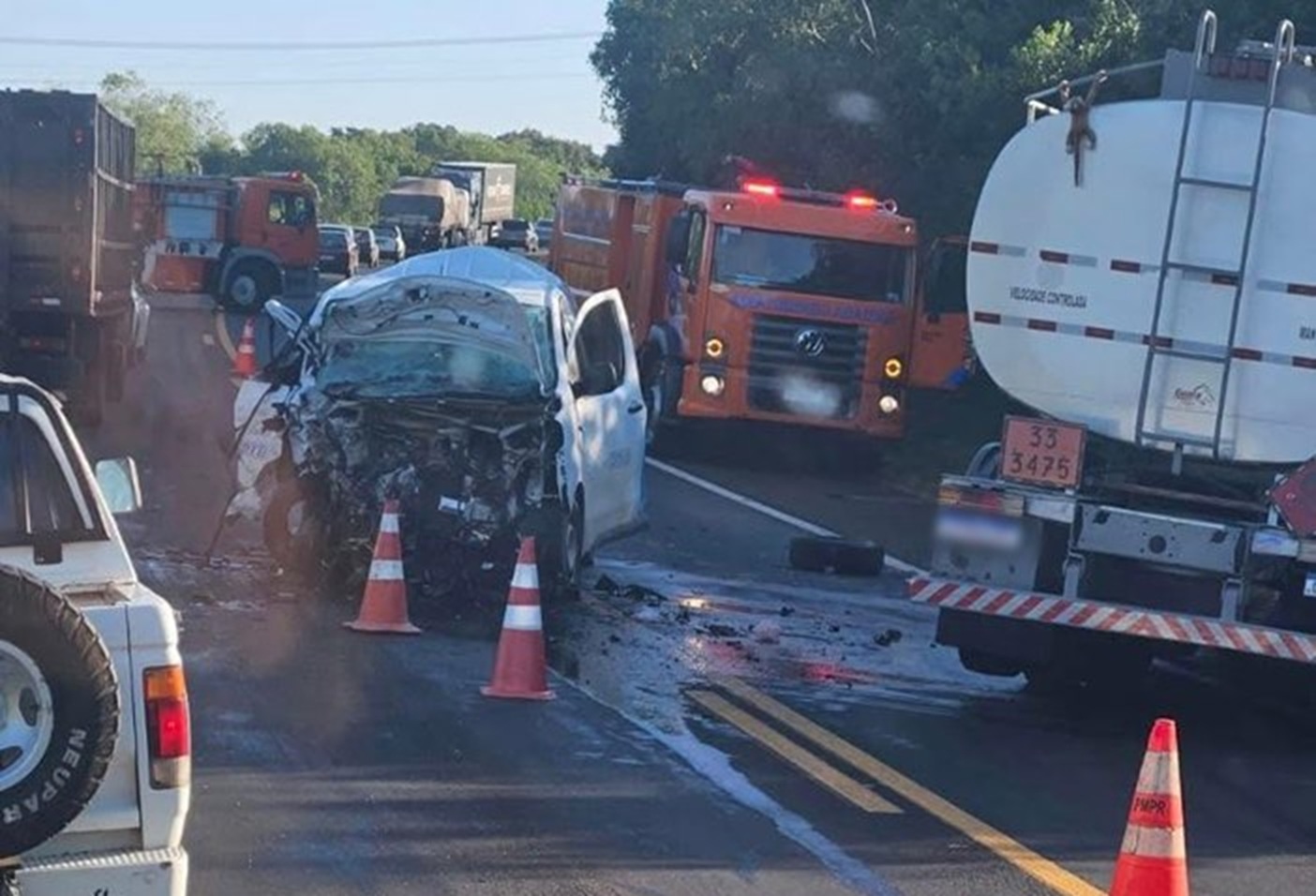 Colisão frontal seguida de múltiplos impactos deixa uma vítima fatal na BR-373 em Candói Colisão frontal seguida de múltiplos impactos deixa uma vítima fatal na BR-373 em Candói