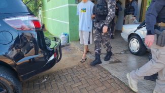 Homem de 25 anos é preso em operação do GAECO com apoio do Choque da PM em Cascavel