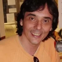 Imagem referente a Morre Ricardo Schnetzer, dublador de Tom Cruise e Al Pacino