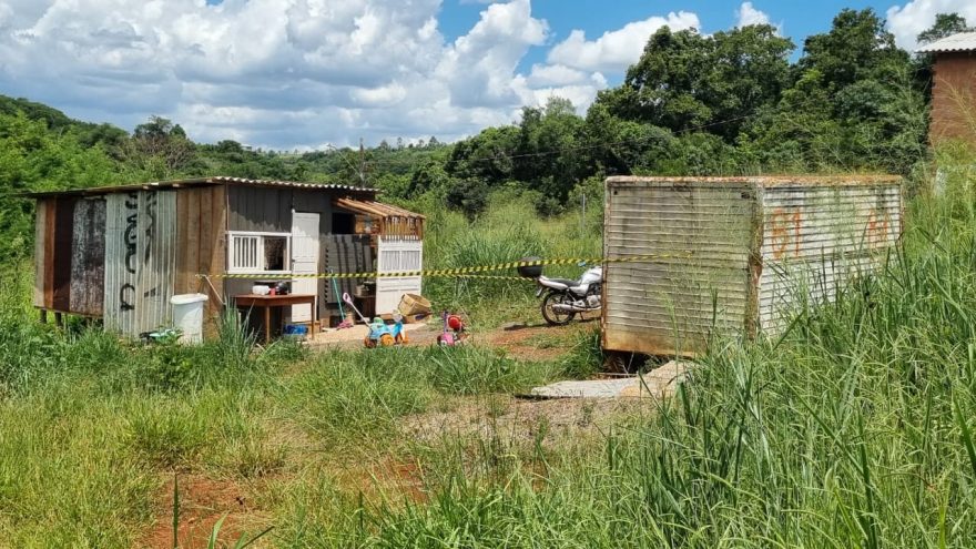 Homem de 37 anos é encontrado morto dentro de barraco em Cascavel