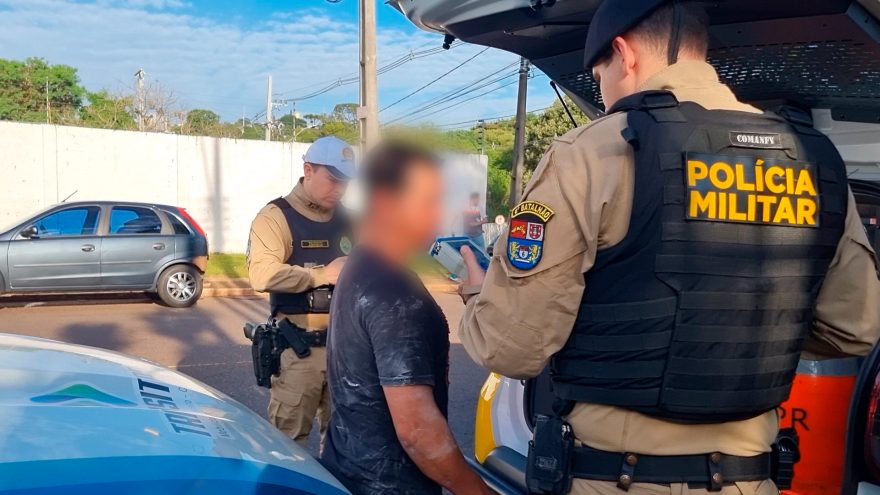 Condutor de Vectra é detido por embriaguez ao volante após acidente com Corsa, em Cascavel