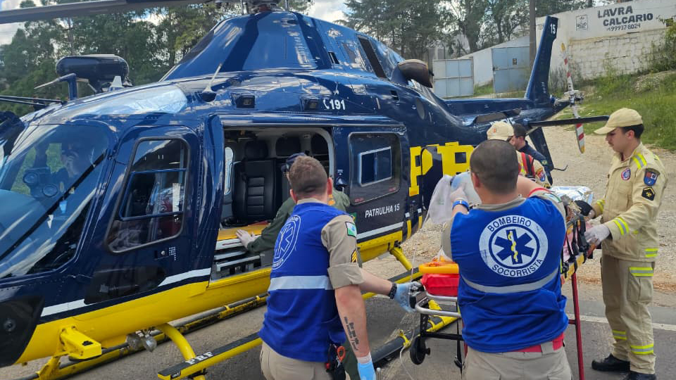 PRF realiza resgate aeromédico de vítima de atropelamento na Região Metropolitana de Curitiba PRF realiza resgate aeromédico de vítima de atropelamento na Região Metropolitana de Curitiba