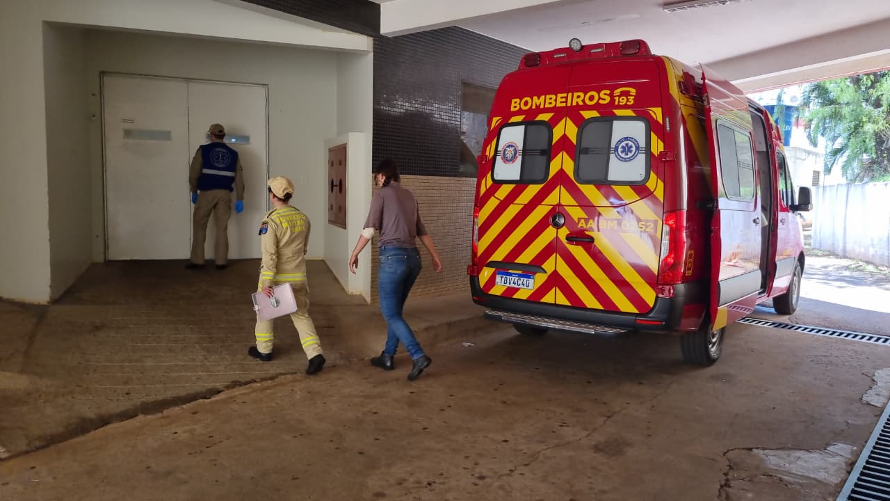Queda de moto deixa jovem ferida na marginal da BR-277, em Cascavel Queda de moto deixa jovem ferida na marginal da BR-277, em Cascavel