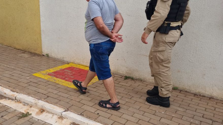 Homem de 59 anos é encaminhado à delegacia após ameaçar a esposa no Bairro Brasília