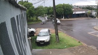 Vídeo mostra violência em acidente no Brasília que deixou adolescente em estado gravíssimo; carro fugiu