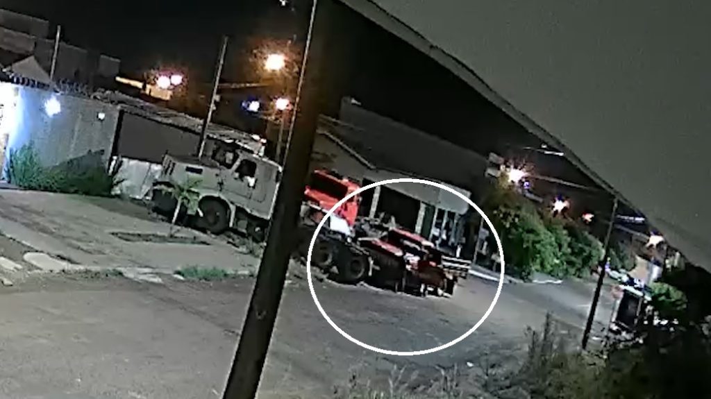 Silêncio da madrugada: criminosos empurram caminhonete antes de fugir em Cascavel