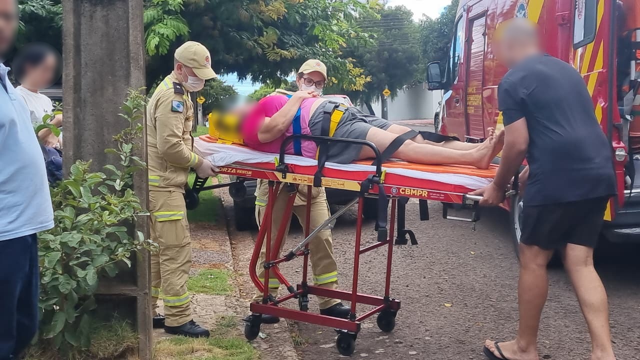 Mulher é socorrida pelo Siate após sofrer acidente doméstico na Região do Lago Mulher é socorrida pelo Siate após sofrer acidente doméstico na Região do Lago