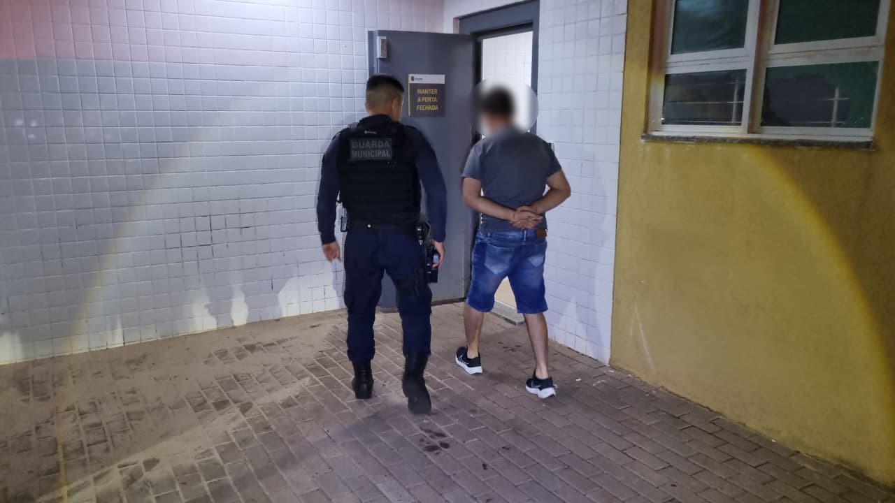 Discussão no trânsito termina com motorista detido por embriaguez em Cascavel Discussão no trânsito termina com motorista detido por embriaguez em Cascavel