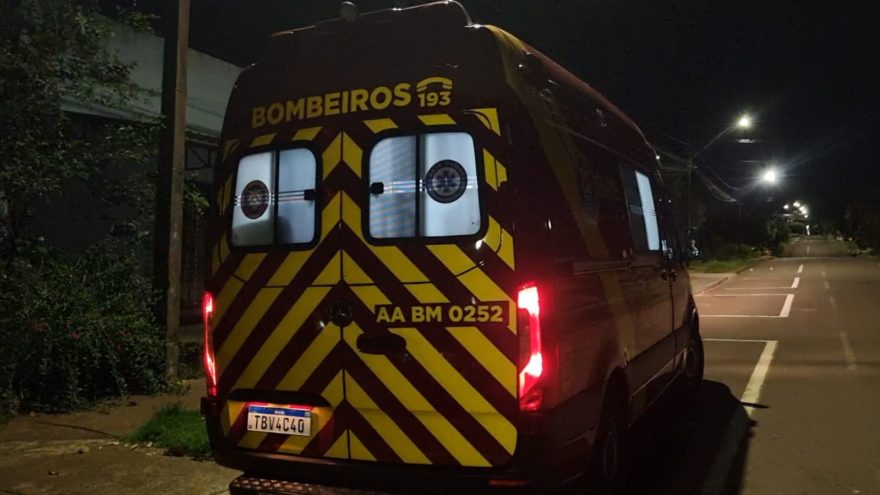 Idosa de 86 anos sofre queda da cama e é socorrida pelo Siate no bairro Santa Cruz