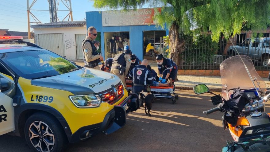 Homem bêbado armado com faca ameaça pessoas e tenta se matar no bairro Brasmadeira, em Cascavel