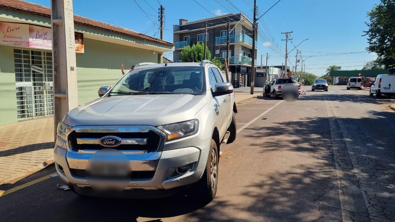 Ranger e Saveiro se envolvem em acidente no Parque Verde