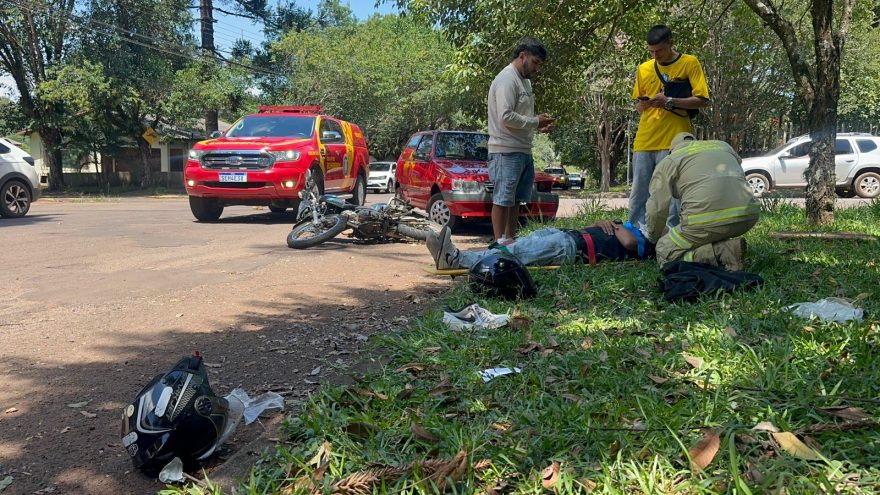 Forte colisão deixa mulher em estado grave na Rua Machado de Assis