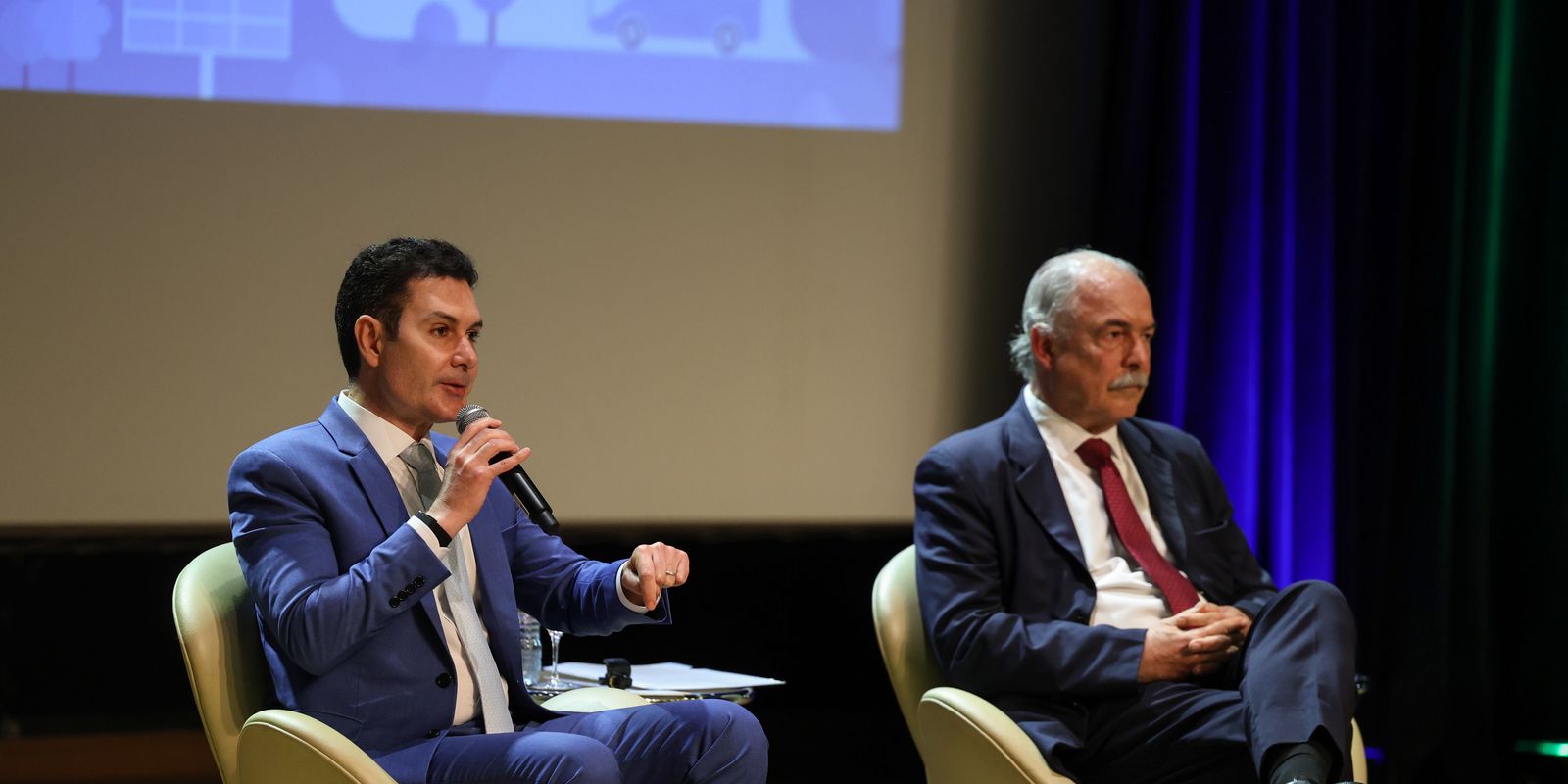 Ministros defendem mais parcerias em investimentos em infraestrutura Imagem referente a Ministros defendem mais parcerias em investimentos em infraestrutura