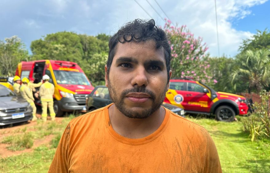 Homem que retirou vítimas de carro capotado em riacho fala sobre resgate: “a mão do senhor entrou na frente”