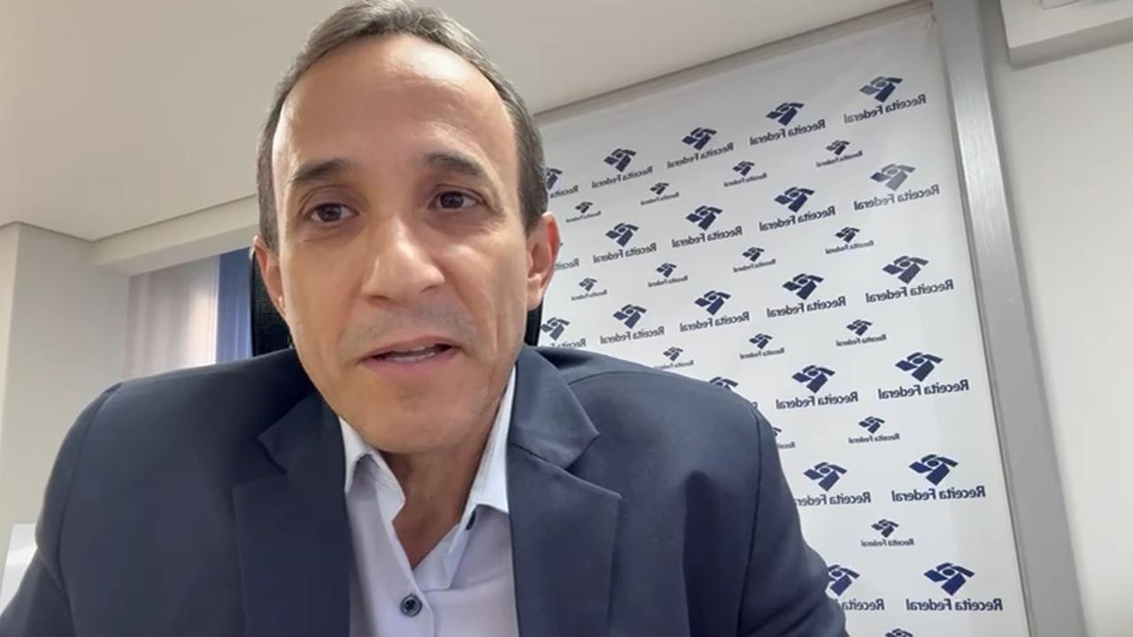 Delegado fala sobre apreensão de garrafas de vinho em Cascavel Delegado fala sobre apreensão de garrafas de vinho em Cascavel