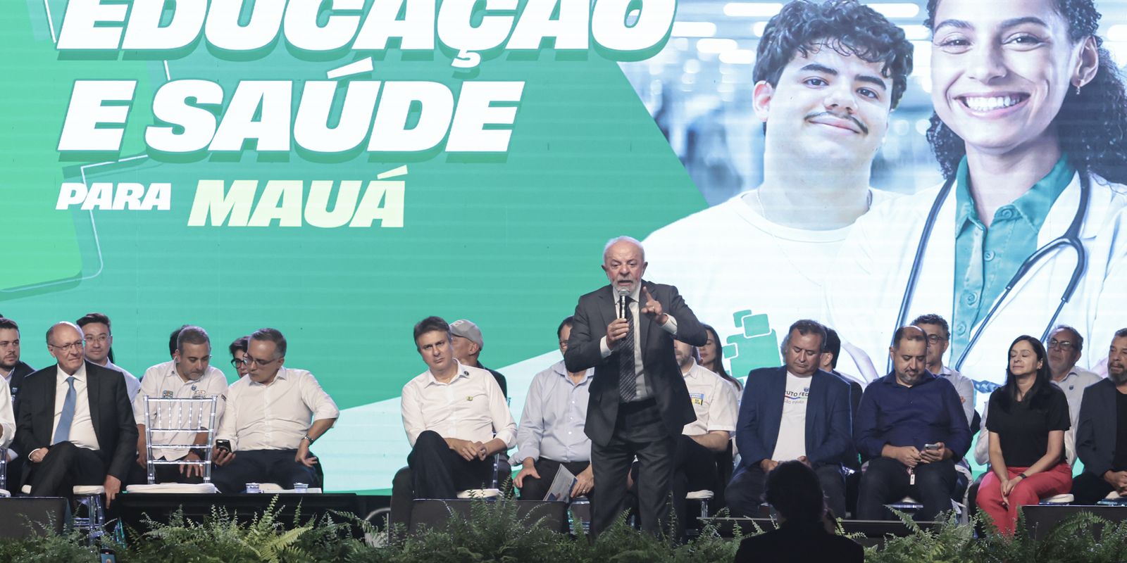 Lula defende educação para o combate à violência contra mulher Lula defende educação para o combate à violência contra mulher