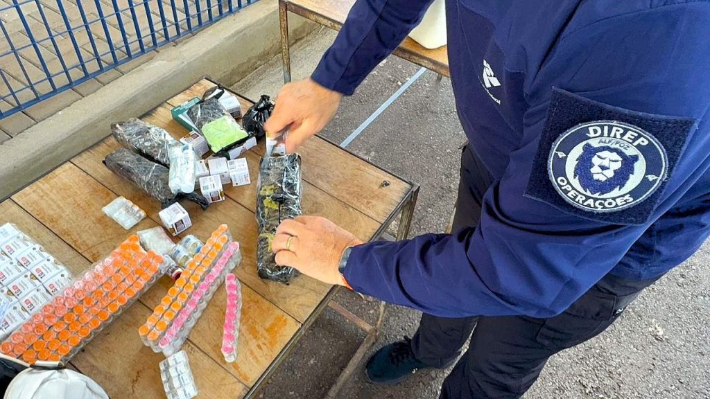 Receita Federal intercepta Estudante de medicina transportando medicamentos na BR-277 de forma irregular