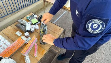 Imagem referente a Receita Federal intercepta Estudante de medicina transportando medicamentos na BR-277 de forma irregular