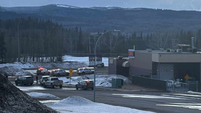 Atiradora mata 10 pessoas e se mata em escola no Canadá