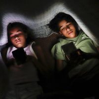 Consulta pública sugere mais rigidez na aferição de idade na internet Imagem referente a Consulta pública sugere mais rigidez na aferição de idade na internet