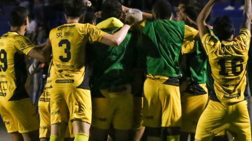 Jogo da morte: FC Cascavel decide permanência na elite do Paranaense em duelo decisivo nesta noite