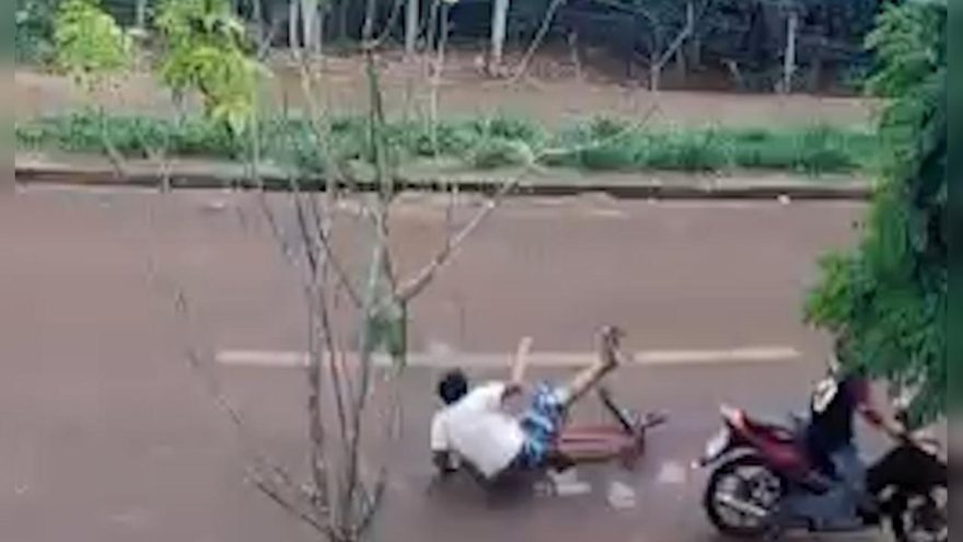 Menino é atropelado por moto em Cascavel; piloto não presta socorro e família busca identificação