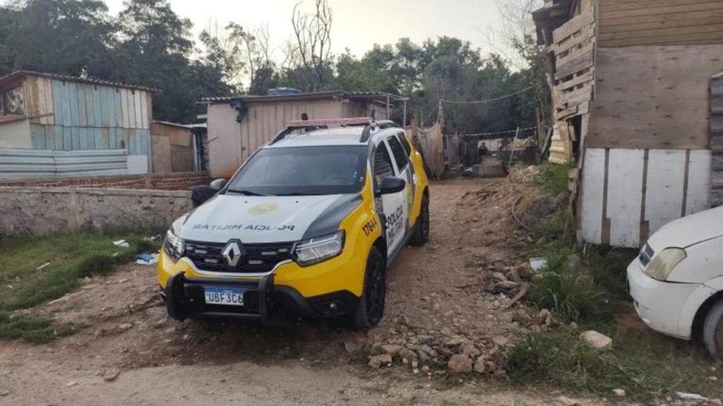 Homem armado tenta atacar PM em abordagem e é morto em confronto na Campina do Siqueira