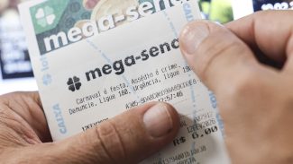 Bilhete de loteria traz alerta de combate à violência contra a mulher