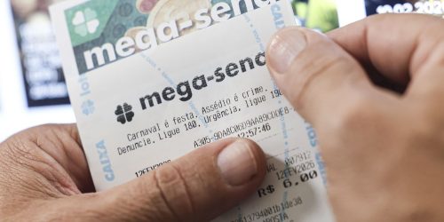 Bilhete de loteria traz alerta de combate à violência contra a mulher Imagem referente a Bilhete de loteria traz alerta de combate à violência contra a mulher