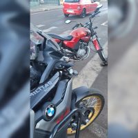Imagem referente a Adolescente é flagrado ao empinar moto com placa adulterada no Bairro Interlagos