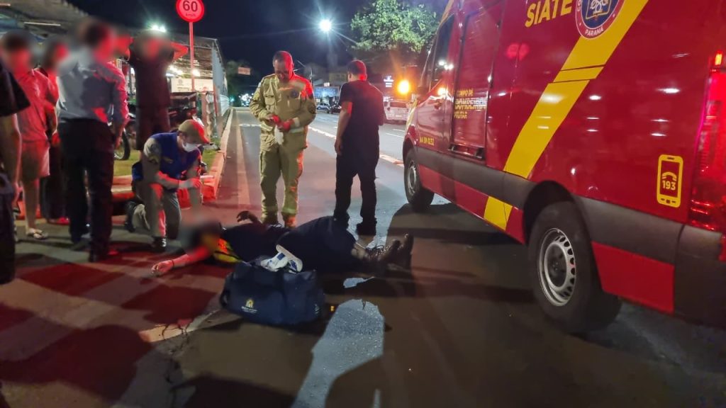 Entregador fica ferido após acidente na Avenida Brasil, no Bairro São Cristóvão