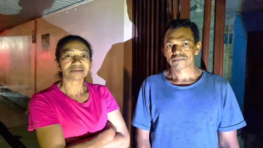 Casal denuncia quedas de energia que prejudicam atendimento em comércio no bairro Presidente