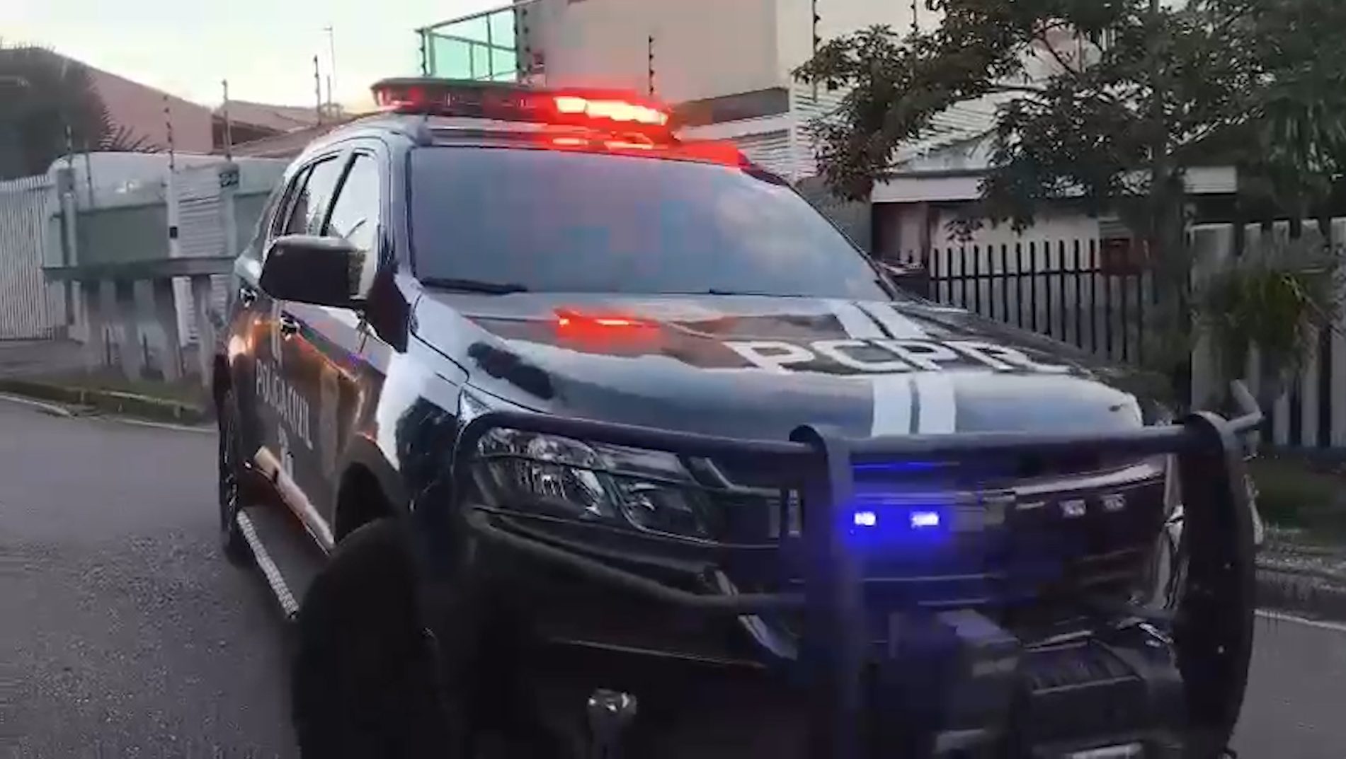 Homem que se masturbava olhando mulheres na sacada de prédio é preso pela Polícia Civil