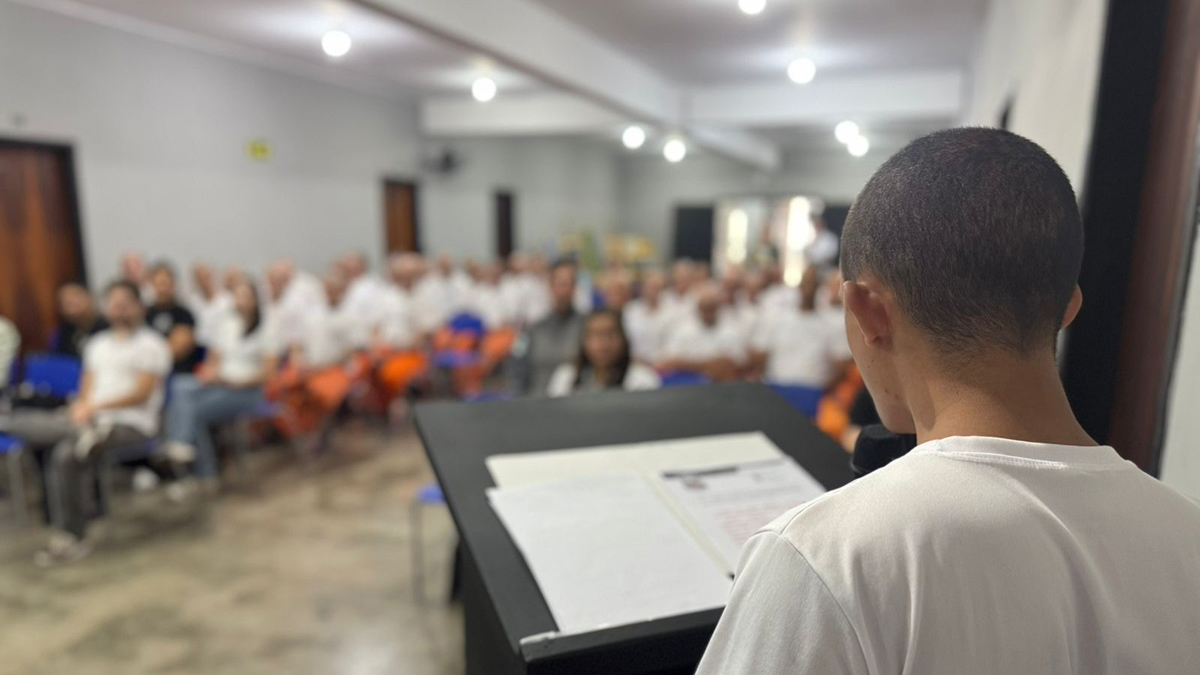 Em Cascavel, parcerias levam qualificação profissional à Penitenciária Industrial e marcam formatura de 46 alunos