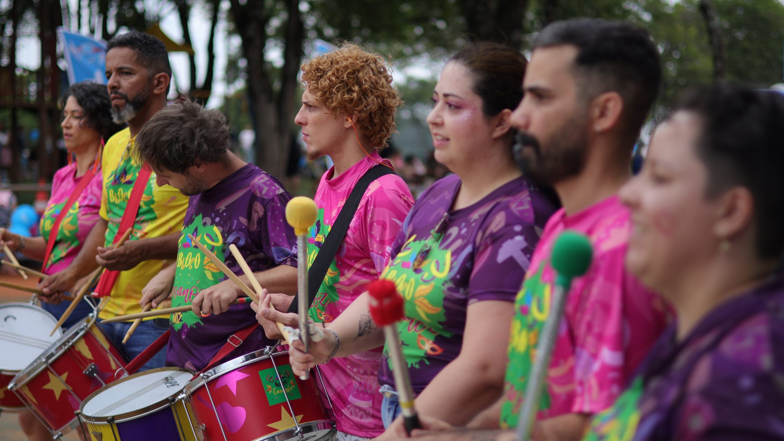 Domingo de folia: Feira do Teatro terá blocos e atrações culturais