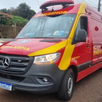 Imagem referente a Colisão entre motocicletas deixa jovem de 24 anos ferida no bairro Periolo