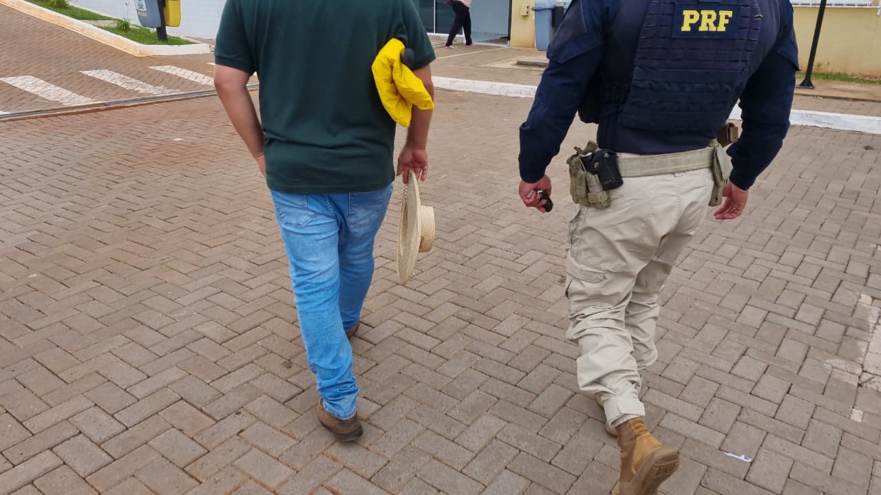Imagem referente a Homem é flagrado dirigindo Saveiro com placas clonadas em Cascavel