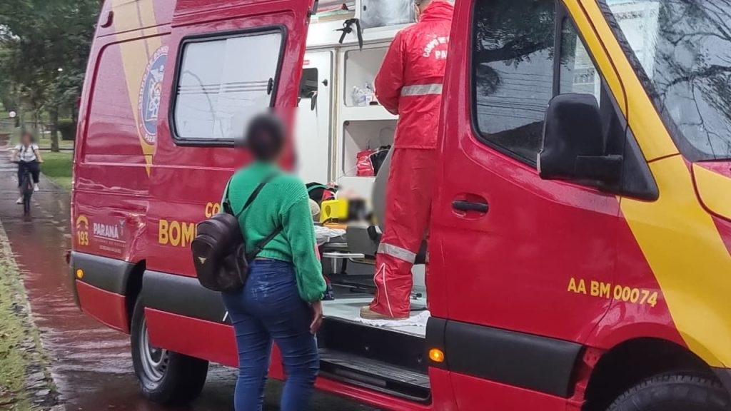 Adolescente de 17 anos fica ferida ao cair de veículo elétrico no São Cristóvão