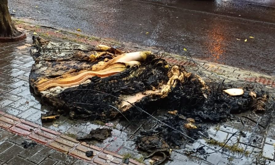 Morador sofre queimaduras após colchão incendiar em Francisco Beltrão