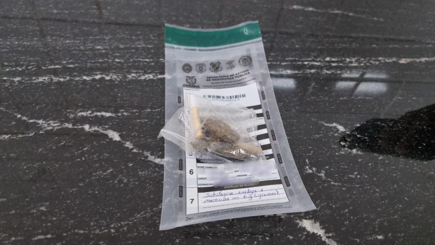 Adolescente é flagrado fumando maconha em Cascavel