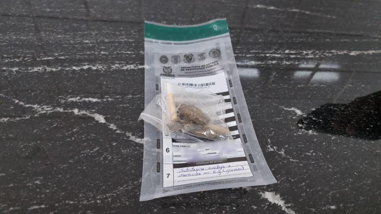 Adolescente é flagrado fumando maconha em Cascavel